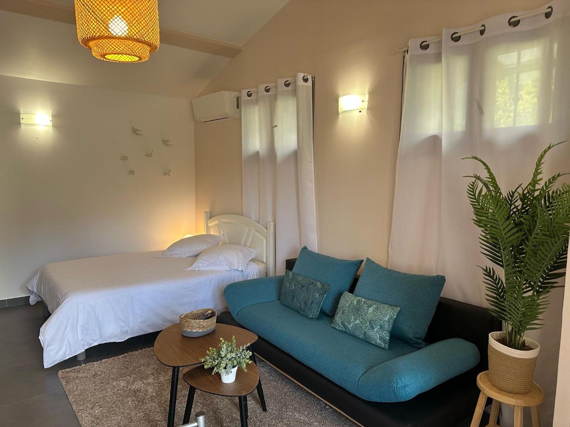 Studio Calme Et Agreable Avec Acces Jardin Partage Le Bar-sur-Loup Экстерьер фото
